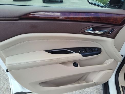 Used 2013 Cadillac SRX Luxury FWD image 16