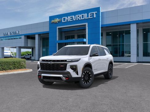New 2026 Chevrolet Traverse Z71 w/ Enhanced Driving Package AWD/4WD image 8