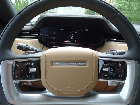 New 2026 Land Rover Range Rover Long Wheelbase SE AWD/4WD image 24