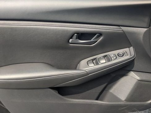 Certified 2025 Nissan Sentra S FWD image 10