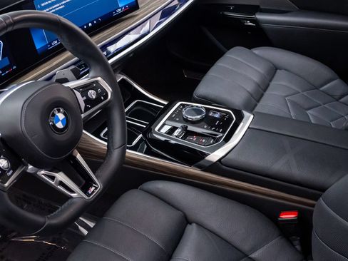 Certified 2023 BMW 760i xDrive AWD/4WD image 13