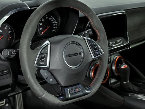 Used 2020 Chevrolet Camaro ZL1 RWD image 21