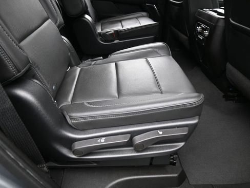 Used 2022 GMC Yukon Denali w/ Denali Premium Package image 49