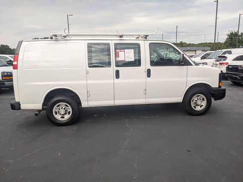 Used 2015 Chevrolet Express 2500 image 10