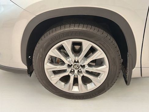 Used 2023 Toyota Highlander Limited w/ Protection Package #3 (TMS) image 27