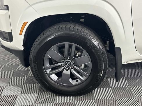 Used 2025 Nissan Frontier SV RWD image 16