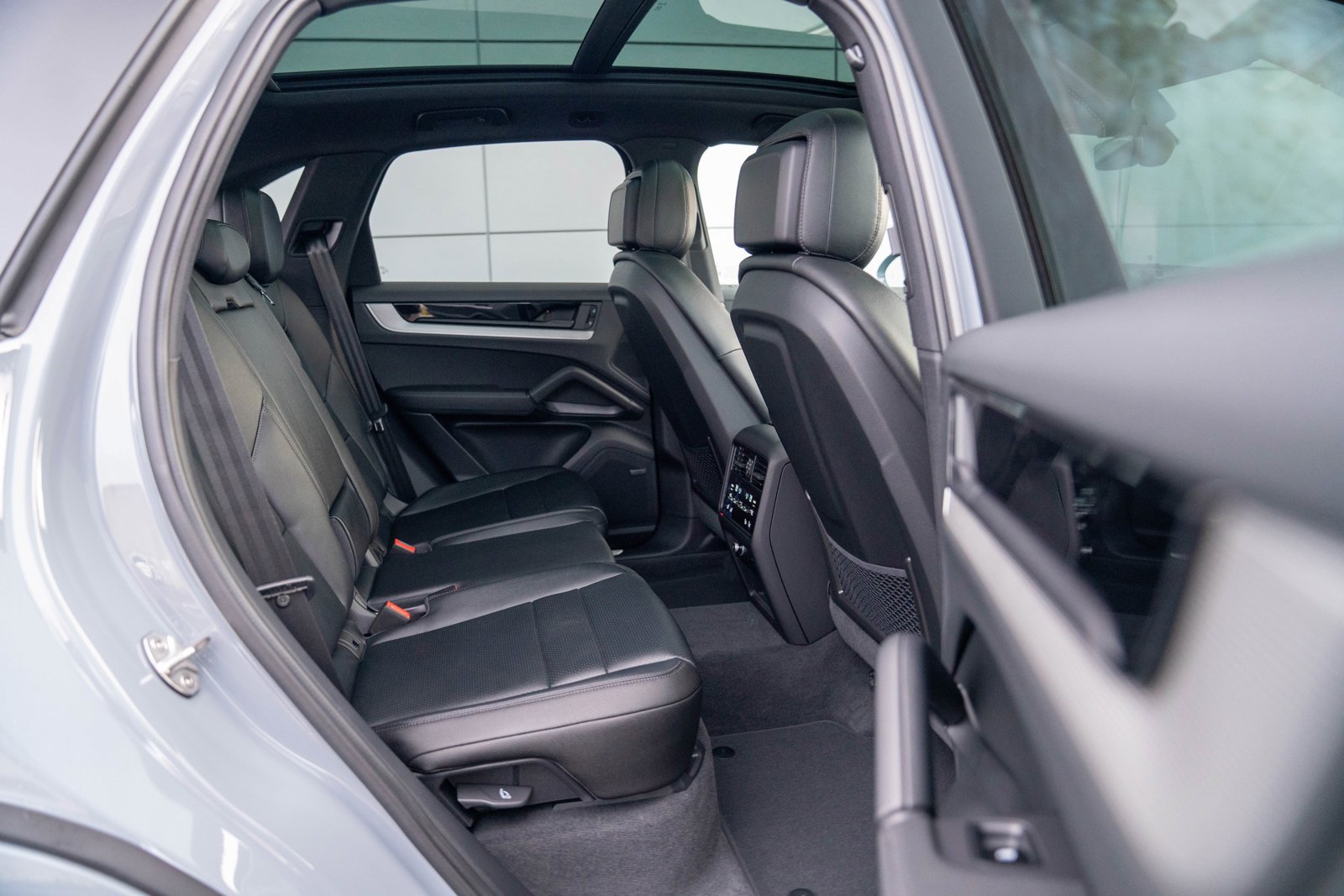 Certified 2026 Porsche Cayenne AWD/4WD image 23