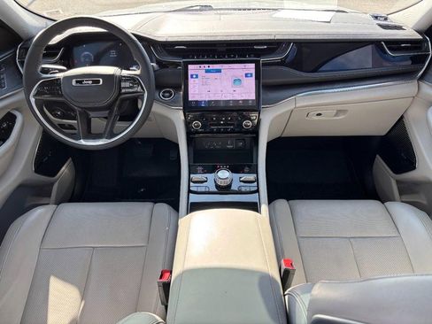 Used 2023 Jeep Grand Cherokee Overland w/ Luxury Tech Group IV image 11