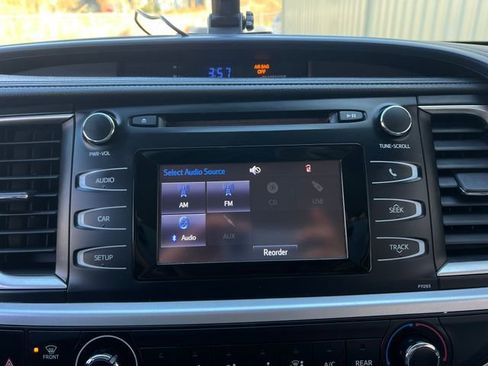 Used 2016 Toyota Highlander LE AWD/4WD image 20