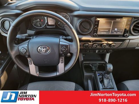 Used 2020 Toyota Tacoma TRD Off-Road image 28