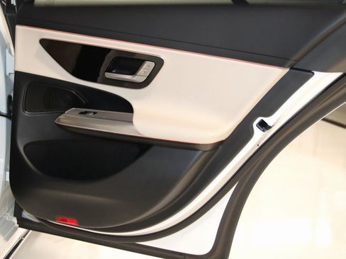 Used 2025 Mercedes-Benz E 350 4MATIC Sedan image 67