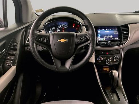 Used 2021 Chevrolet Trax LT AWD/4WD image 5