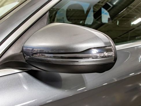Used 2018 Mercedes-Benz GLC 300 4MATIC image 10