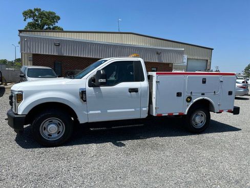 Used 2018 Ford F250 XL w/ Power Equipment Group RWD image 1