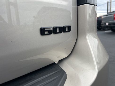 Used 2024 Cadillac Escalade Sport Platinum w/ LPO, ONYX Package image 13