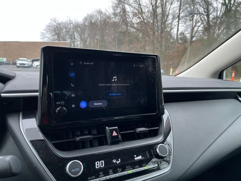 Used 2025 Toyota Corolla LE image 17