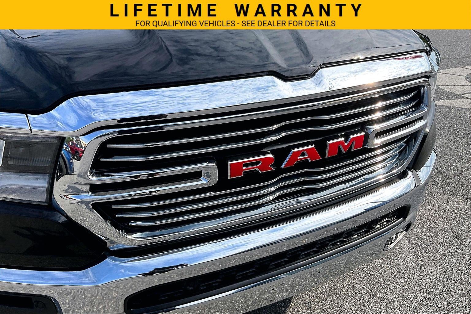 Used 2024 RAM 1500 Laramie AWD/4WD image 32