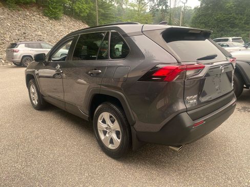 Used 2019 Toyota RAV4 XLE w/ Convenience Package AWD/4WD image 3