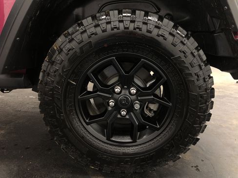 Certified 2024 Jeep Wrangler Willys image 22