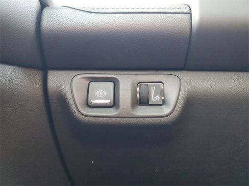 Used 2017 GMC Acadia SLE w/ Driver Alert Package I image 28