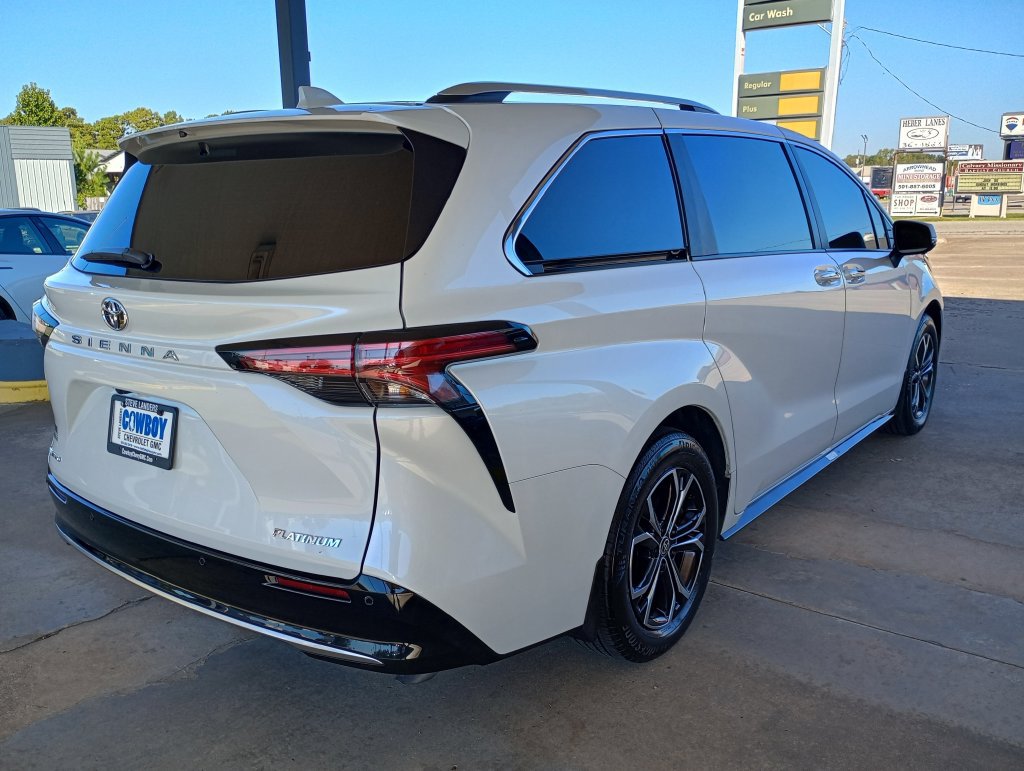 Used 2026 Toyota Sienna Platinum AWD/4WD image 6