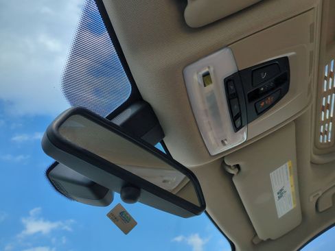 Used 2014 BMW 320i Sedan image 26