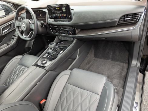 Certified 2022 Nissan Rogue Platinum w/ Head-Up Display Package image 21