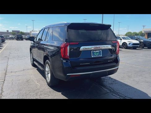 Used 2023 GMC Yukon SLT AWD/4WD image 7