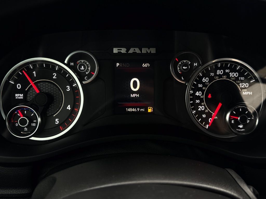 Used 2024 RAM 3500 Tradesman w/ Chrome Appearance Group AWD/4WD image 9