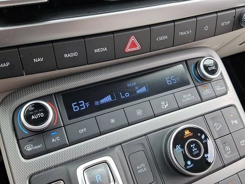 Used 2023 Hyundai Palisade Limited AWD/4WD image 17