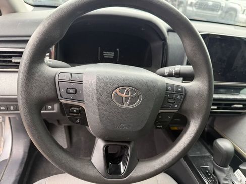 Used 2025 Toyota Camry LE image 16
