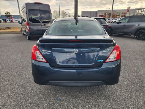 Used 2015 Nissan Versa SV image 5