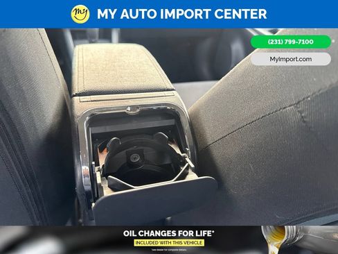 Used 2023 Nissan Versa S w/ Trunk Package FWD image 22