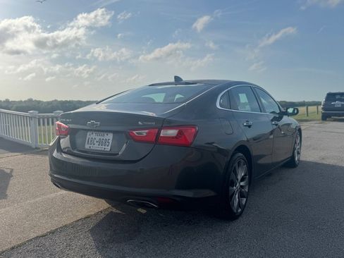 Used 2017 Chevrolet Malibu Premier w/ Premier Sun and Wheel Package image 3