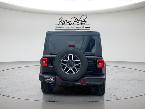 Used 2025 Jeep Wrangler Unlimited Sahara AWD/4WD image 4