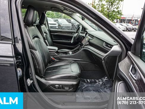 Used 2023 Jeep Grand Cherokee Limited AWD/4WD image 22