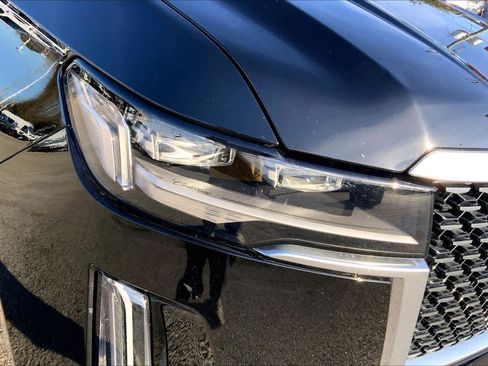 Used 2023 Cadillac Escalade Premium Luxury image 27