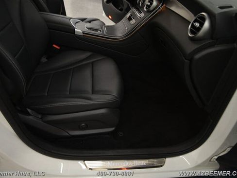 Used 2022 Mercedes-Benz GLC 300 4MATIC image 19