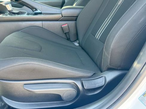 Used 2025 Hyundai Elantra SEL FWD image 16