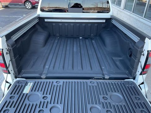 Used 2023 Nissan Frontier PRO-4X w/ Pro-4X Premium Package AWD/4WD image 22
