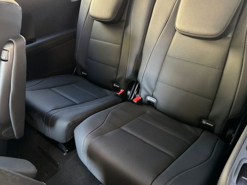 New 2026 Mercedes-Benz GLS 450 4MATIC image 37