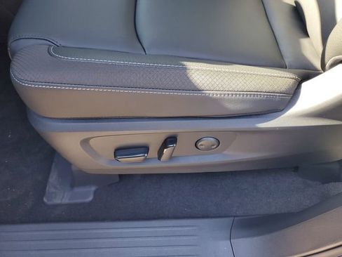 New 2025 Nissan Pathfinder SL image 9