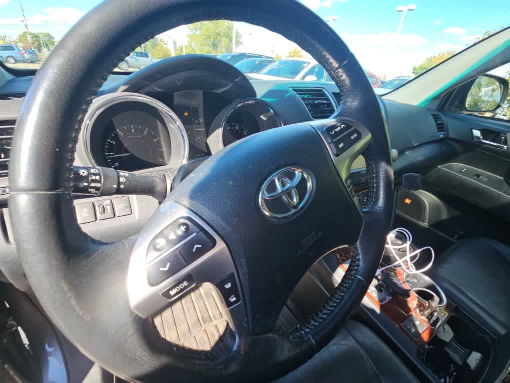 Used 2011 Toyota Highlander Limited w/ Tow Pkg AWD/4WD image 8