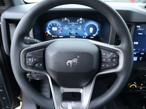 New 2025 Ford Bronco 4-Door image 3