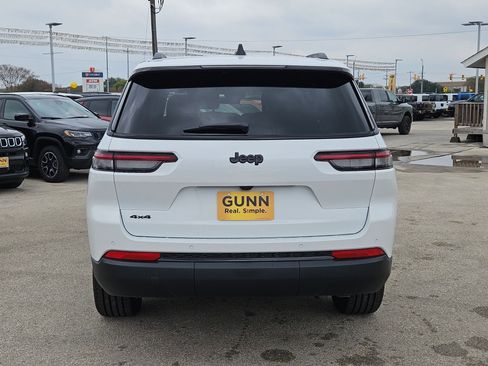 New 2025 Jeep Grand Cherokee L Altitude image 4