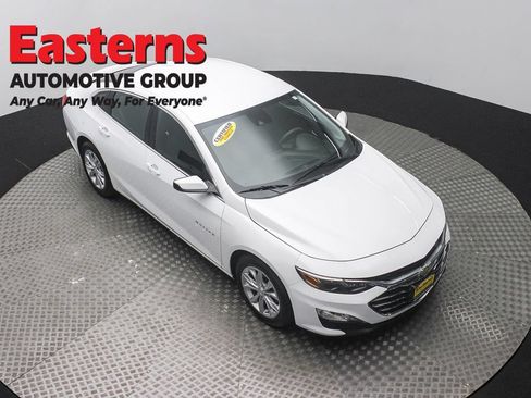 Used 2024 Chevrolet Malibu LT FWD image 3