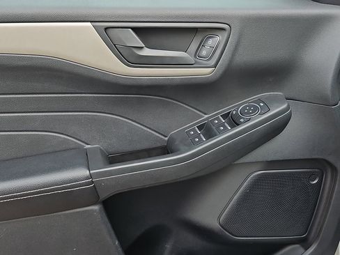 Used 2022 Ford Escape SE w/ Convenience Package image 18