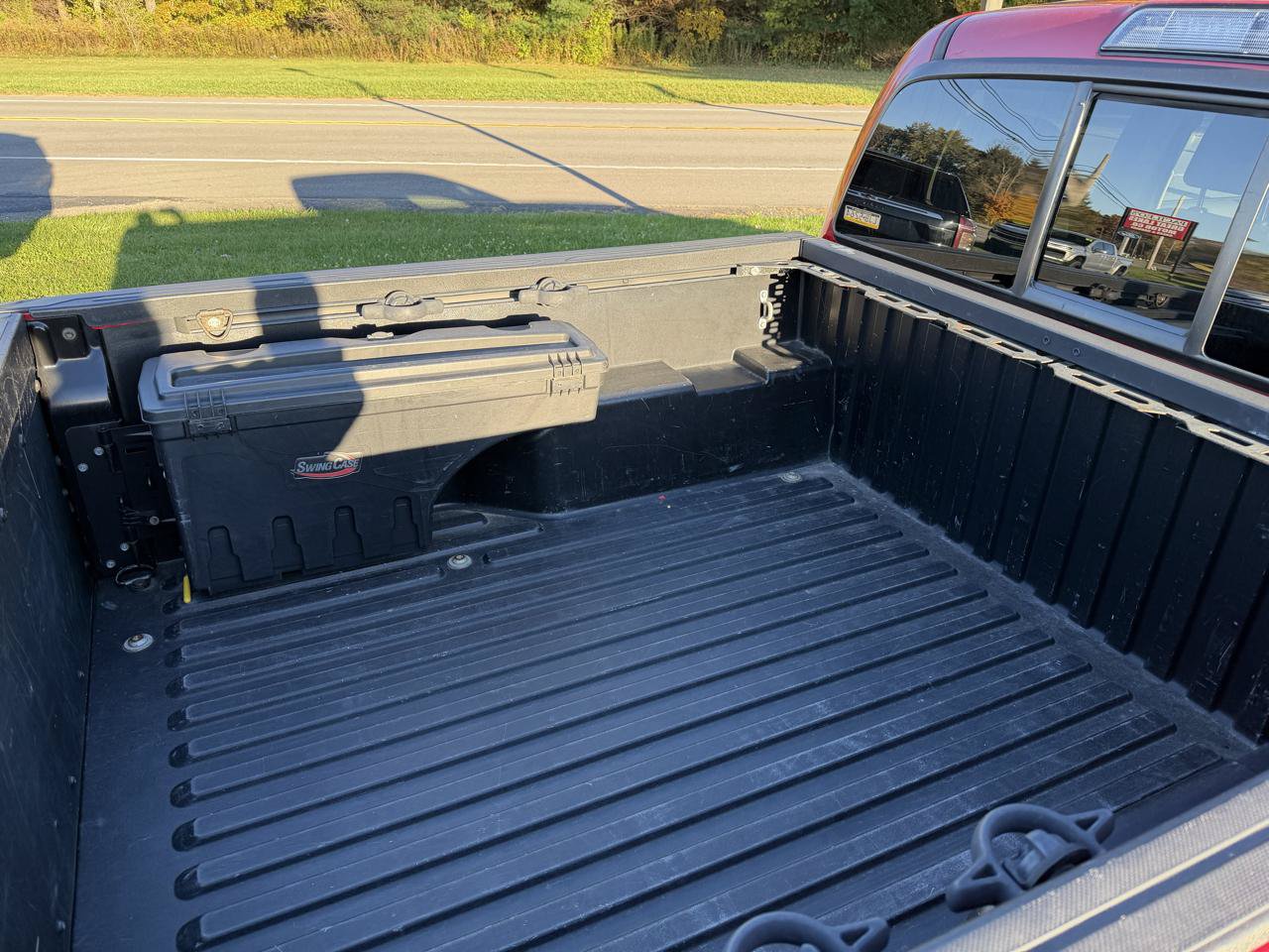 Used 2017 Toyota Tacoma SR5 w/ Tow Package AWD/4WD image 18