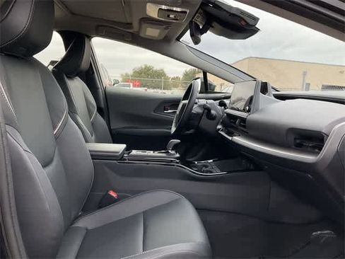 Used 2025 Toyota Prius XLE image 18