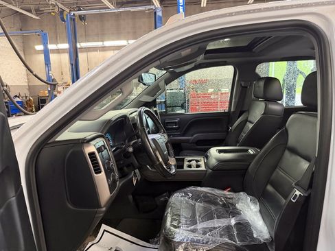 Used 2018 GMC Sierra 2500 Denali w/ Duramax Plus Package AWD/4WD image 6